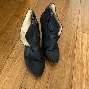 Matt Bernstein leather black booties size 7